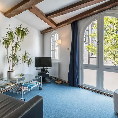 Anny's Warehouse Centre! בית הארחה 4*