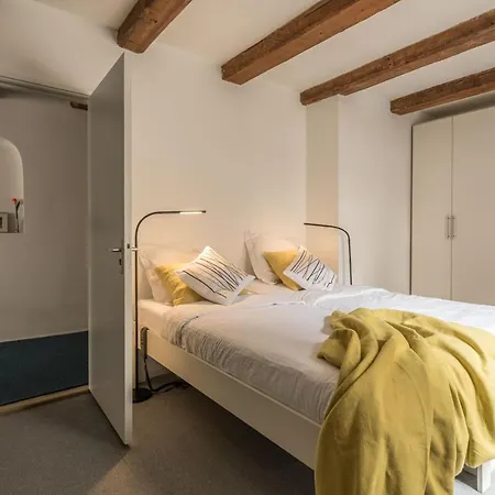 Anny's Warehouse Centre!