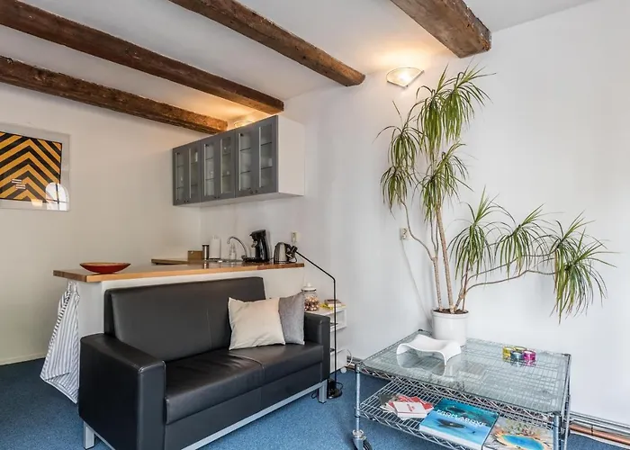 Anny's Warehouse Centre!